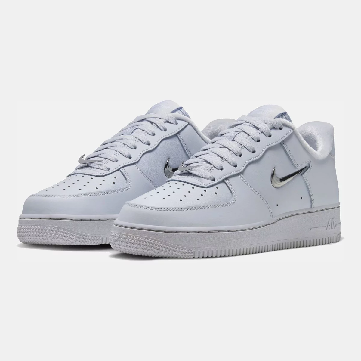 Nike - Nike Air Force 1 '07 Women's Sneakers - WHITE-SILV (0267)