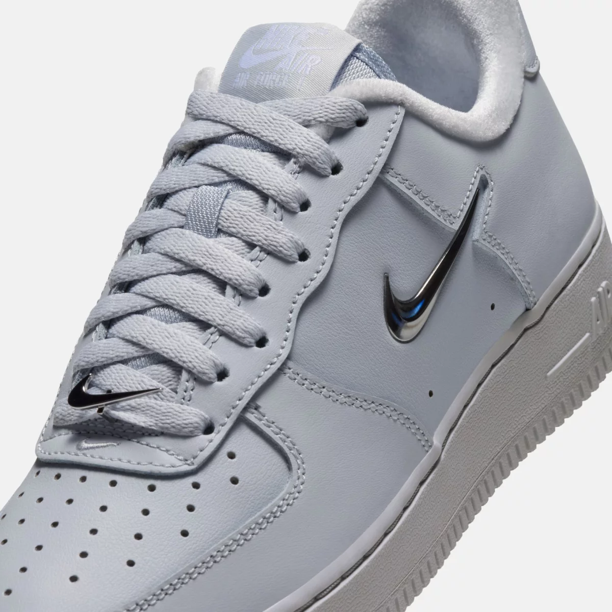 Nike - Nike Air Force 1 '07 Women's Sneakers - WHITE-SILV (0267)