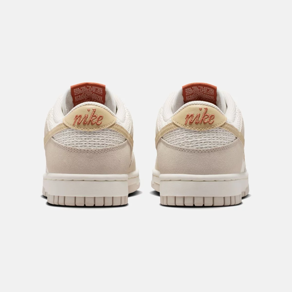Nike - Nike Dunk Low SE Γυναικεία Sneakers - BEIG-WHITE (0340)
