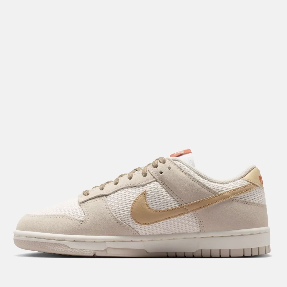 Nike - Nike Dunk Low SE Γυναικεία Sneakers - BEIG-WHITE (0340)