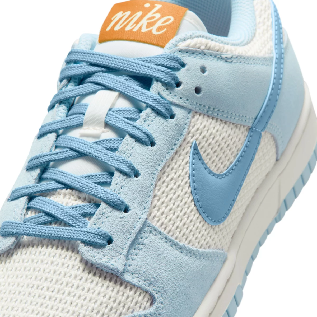 Nike - Nike Dunk Low SE Γυναικεία Sneakers - LT BLU-WHI (0704)