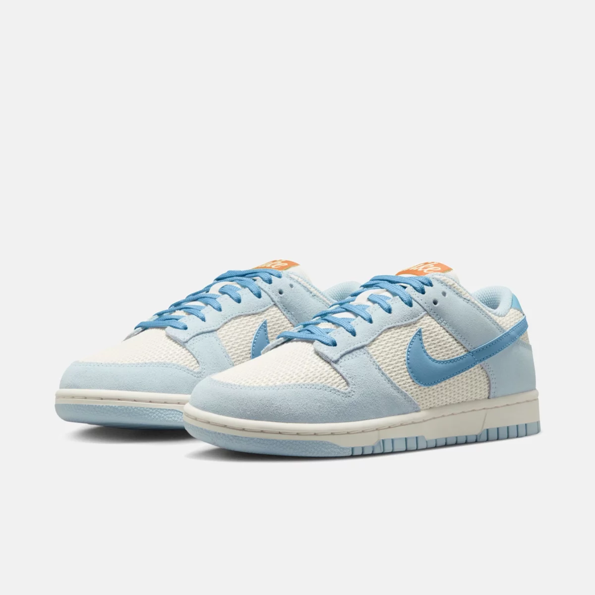 Nike - Nike Dunk Low SE Γυναικεία Sneakers - LT BLU-WHI (0704)