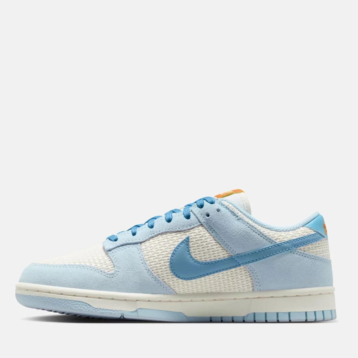 Nike - Nike Dunk Low SE Γυναικεία Sneakers - LT BLU-WHI (0704)