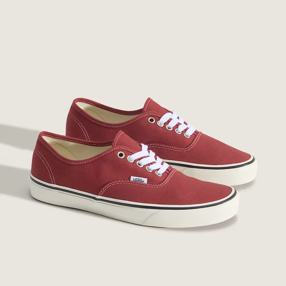 Vans - Vans Authentic Unisex Sneakers - INDIAN RED (0014)